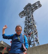 43 Alla imponente bella croce di vetta del Resegone -Punta Cermenati (1875 m)